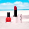 Duo rouge à lèvres et vernis à ongles rouge